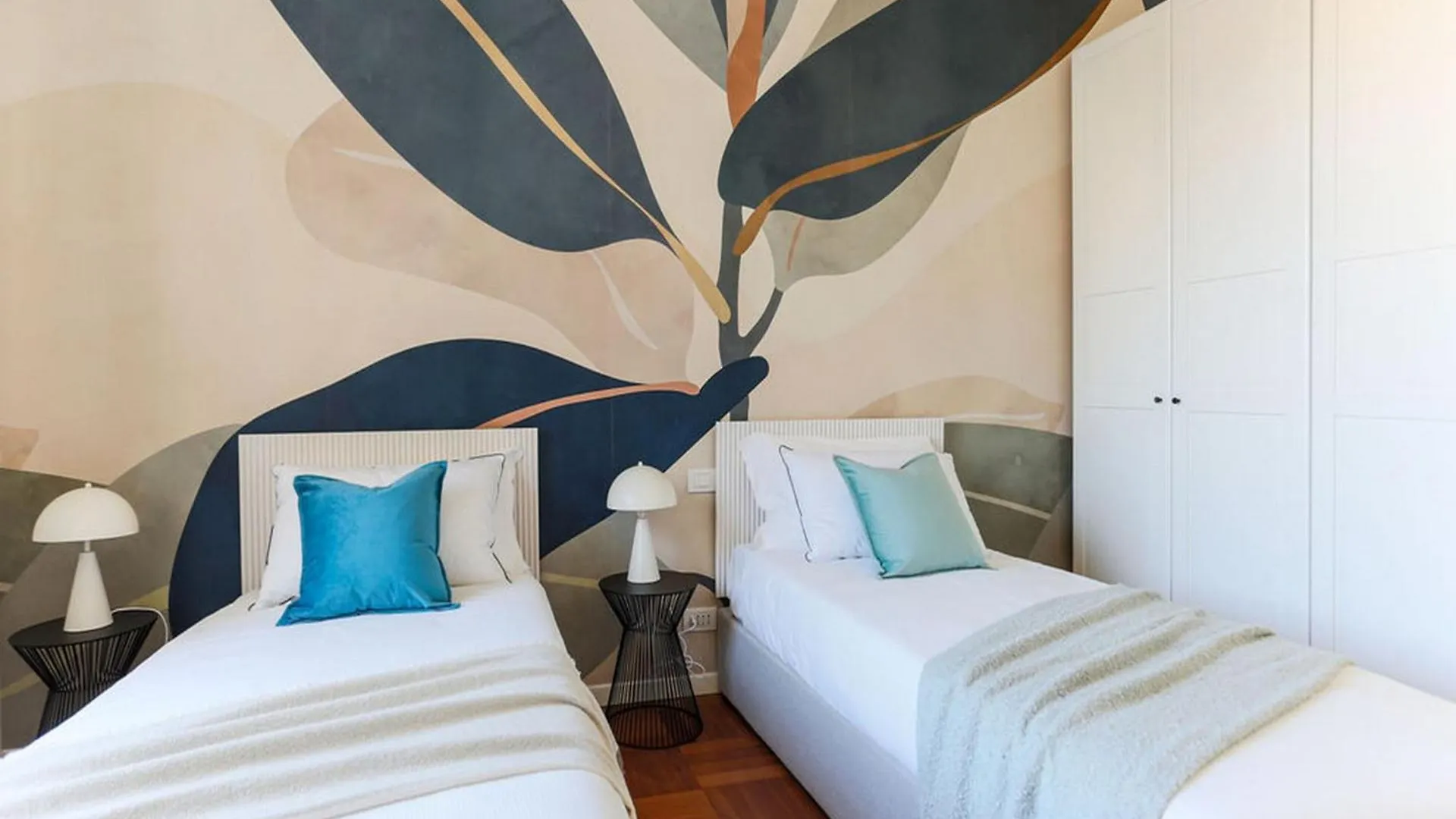 מילאנו The Best Rent - Wonderful Multi-Bedroom Apartment In The Area Colonne Di San Lorenzo 0*,  איטליה